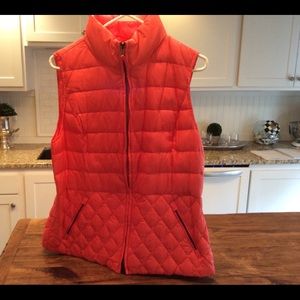 TALBOTS LADIES MEDIUM LT CORAL NYLON PUFFER VEST